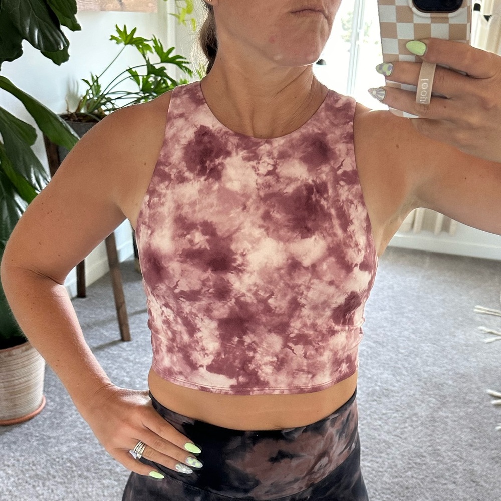 Athletic cropped tank w bra